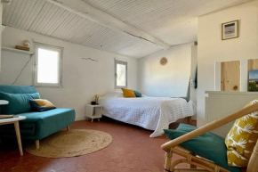 28m with VIEW on Marseille & Calanques
